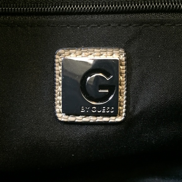 G by Guess green purse - Picture 8 of 8